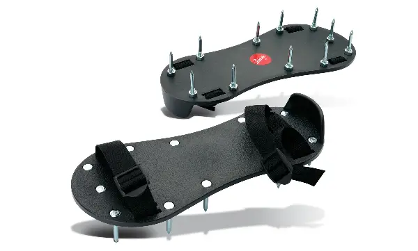 Žebljasti čevelj z bodicami za hojo po svežih talnih oblogah s premazi, Z4911