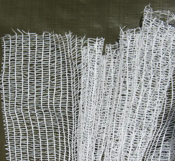 Zaščitna mreža za gradbeni oder Austronet 313 SL bela 35g/m² 3,70x100m 50rol/paleta, ZA313SLW