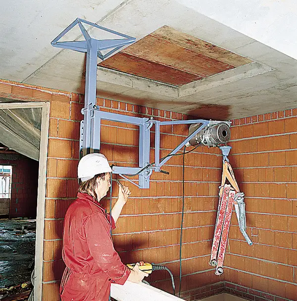 Etažni podpornik GEDA nastavljiv na višino od 230-325cm, ZG1862